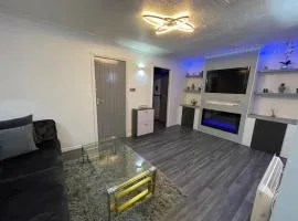 Newly refurbished modern 2 bedroom flat