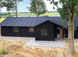 12 person holiday home in Millinge，位于Millinge的酒店