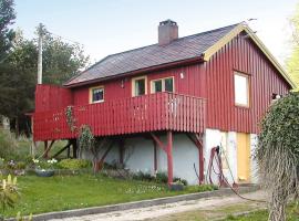 One-Bedroom Holiday home in Averøy 1，位于Averoy的海滩酒店