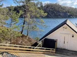 6 person holiday home in Rubbestadneset
