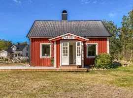 2 Bedroom Beautiful Home In Annerstad