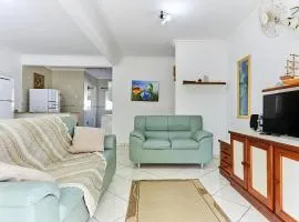 819 Solar das Bromélias 350 M da Praia Bombinhas Centro