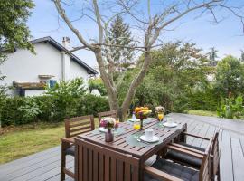 Beautiful house with a large yard at the heart of Hendaye - Welkeys，位于昂代的别墅