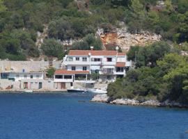 Apartments by the sea Pasadur, Lastovo - 8391，位于拉斯托伏的酒店