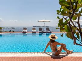 Hotel Villa Florida & Suite Apartments，位于加尔多内-里维耶拉的酒店