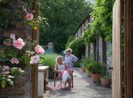 The Stable Yard House at Burtown House & Gardens，位于阿赛的乡村别墅