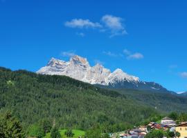 Accogliente attico vista Dolomiti，位于Vodo Cadore的酒店