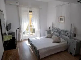 Beautiful floral apartment on Navigli