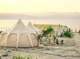 TRANQUILO - Dead Sea Glamping，位于Metsoke Dragot的豪华帐篷营地