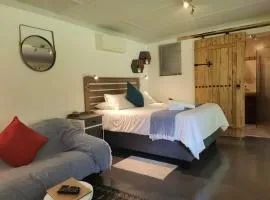 Cango Retreat Lover's nest