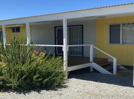 Jurien Bay View Bungalows Jetty View 5，位于朱里恩湾的酒店