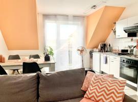 Eigenes Apartment im Herzen der Stadt mit Balkon und WLAN III，位于科特布斯科特布斯勃兰登堡工业大学附近的酒店