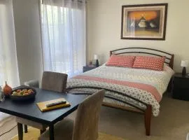 Private room with ensuite and parking close to Wollongong CBD