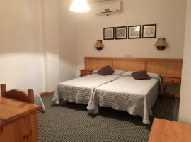 HOSTAL LA POSADA，位于埃斯皮尔多的酒店