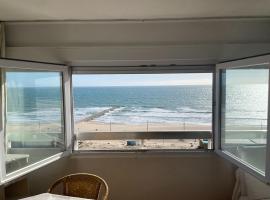 Amazing Sea View Studio，位于塞图巴尔的酒店