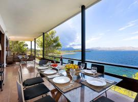 Es Balco, Villa over the mediterranean sea with private beach access，位于谢洛日博内尔的别墅