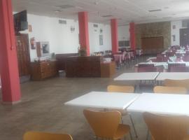 Los Faroles，位于Pinseque的酒店