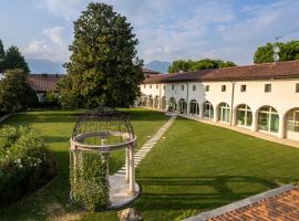 Hotel Villa I Pini，位于马洛的酒店