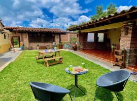 Rustic Luxury Retreat Near Historic Zacatlan，位于萨卡特兰的酒店