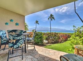 Stunning Maui Ocean front Walk to beach Watch Turtles Whales AC in all rooms Pool Spa，位于怀卢库的自助式住宿