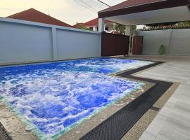 Private Pool Villa with Jacuzzi at Royal Park Village - Walk to the Beach - 6 people max 3 males，位于乔木提恩海滩的酒店