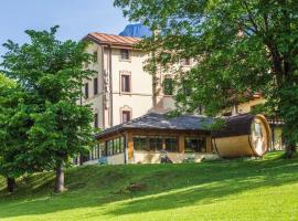 Hotel Villa Trieste，位于圣维托-迪卡多雷的酒店