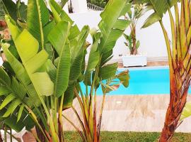 Maison plain-pied avec piscine chauffée，位于突尼斯的别墅