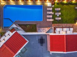 Oliva Beach-Beachfront Apartments Maleme near Chania, Crete，位于马莱迈的酒店