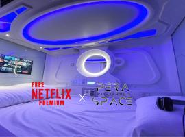 PERA SPACE Capsule Hotel，位于普吉镇的胶囊旅馆