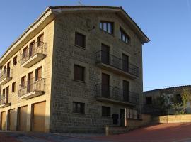 埃内里斯公寓，位于Enériz的度假短租房