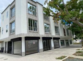 Lindo apartamento con estacionamiento Buga，位于布加的酒店