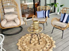 LETKA - Luxury Surf Coast and Grand Prix Villa，位于史密斯海滩的豪华酒店