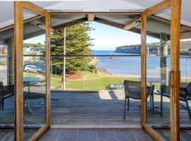 12 Rocks Beach View Loft Central Port Campbell，位于坎贝尔港的酒店