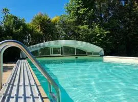 Gîte "Dans les Airs", avec piscine chauffée et parking