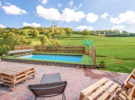 Villa spacieuse à Sapogne-et-Feuchères avec piscine privée, 150 m²，位于Sapogne-et-Feuchères的酒店