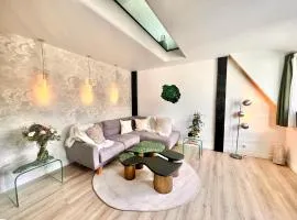 Duplex Design - in the heart of Fontainebleau's forest - Climber's dream - Few min walk from the most emblematic climbing spots of Fontainebleau - TroisPignons - Overlooking the park of a castle - Ideal Digital Nomad, business trip
