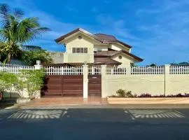 Nice House with Great Location (Near SM Ecoland)