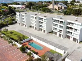 The Bella - 6 Sleeper - Sea Views Pool & Patio