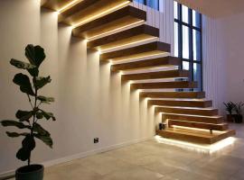 Luxury Villa Moderne, salon de 90m2，位于Montgeron的酒店