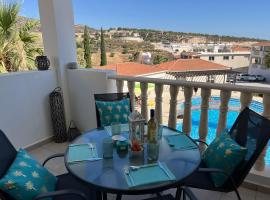 Beautiful 2 Bed Apartment in Peyia Valley, Paphos，位于佩亚的酒店