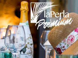 LaPerla Premium，位于桑亨霍巴尔塔尔海滩附近的酒店
