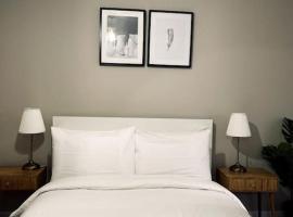 Stunning 2-Bed Apart in the heart of Aberdeen*，位于阿伯丁皇家康希尔医院附近的酒店