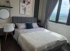 Attractive 3 Bedroom Condo with Pool-D Raudhah Homestay，位于加影的酒店