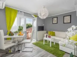 Apartment in Njivice with sea view, balcony, air conditioning, WiFi (4930-2)