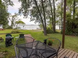 Charming St Albans Cottage on Lake Champlain!