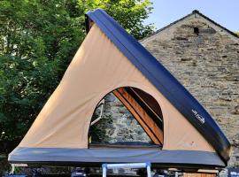 Mallory Rooftop Tent Hire - from ElectricExplorers，位于霍克斯黑德的豪华帐篷营地
