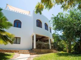 Villa PundaMilia Private Pool free wifi secure，位于Kwale的海滩短租房