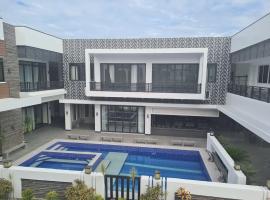 Dampa Poolside Events & Accommodation，位于Nancayasan Segundo的酒店