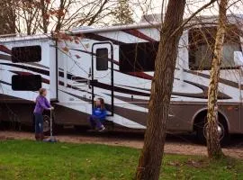 Luxury American RV with Hot Tub