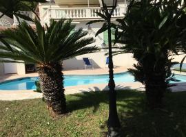 Villa Paradiso, logement avec piscine, Nice Nord，位于尼斯Cascade de Gairaut附近的酒店